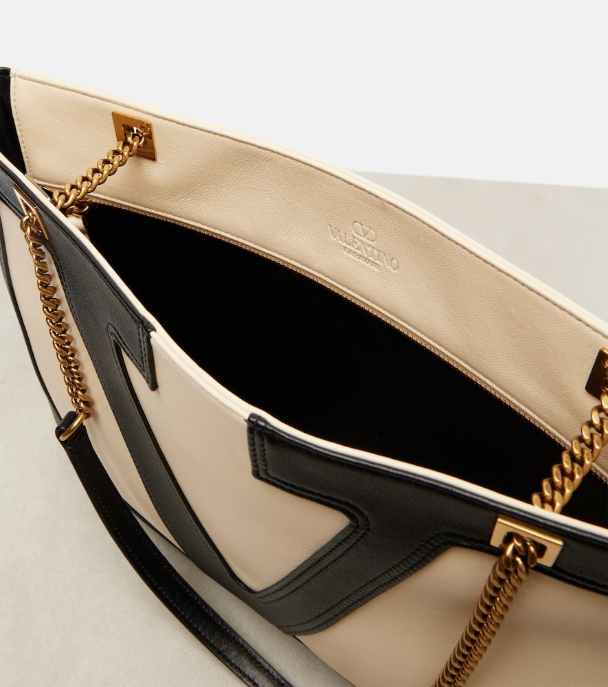 Viva Superstar Medium leather tote bag - Valentino Garavani - Modalova