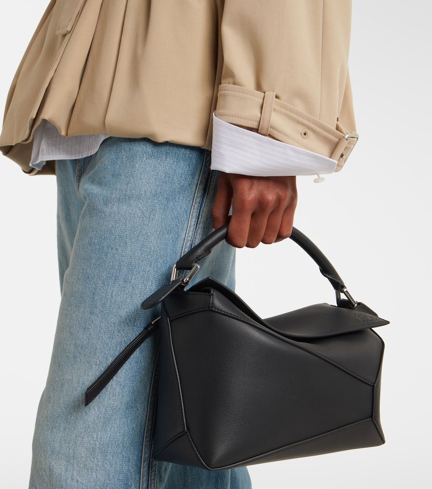 Puzzle Edge Small leather top-handle bag - Loewe - Modalova