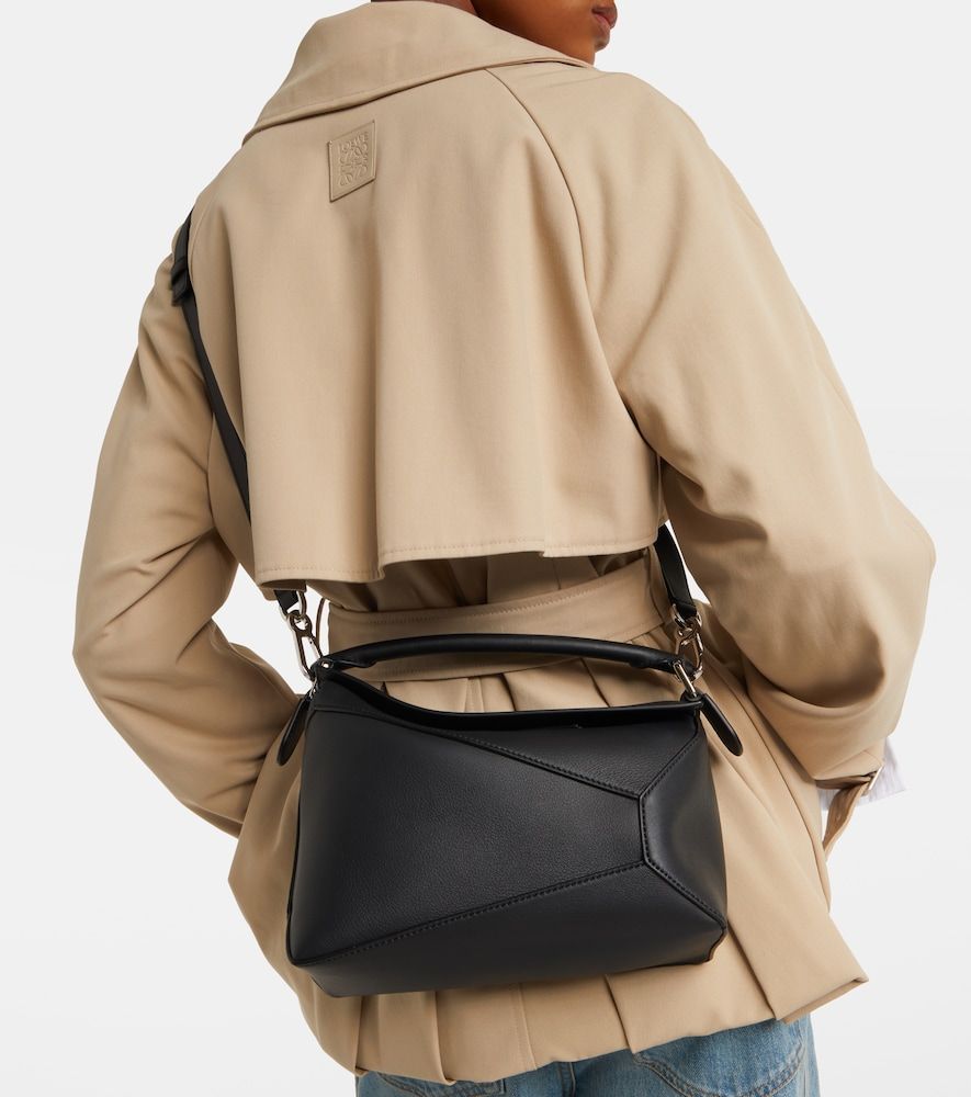 Puzzle Edge Small leather top-handle bag - Loewe - Modalova