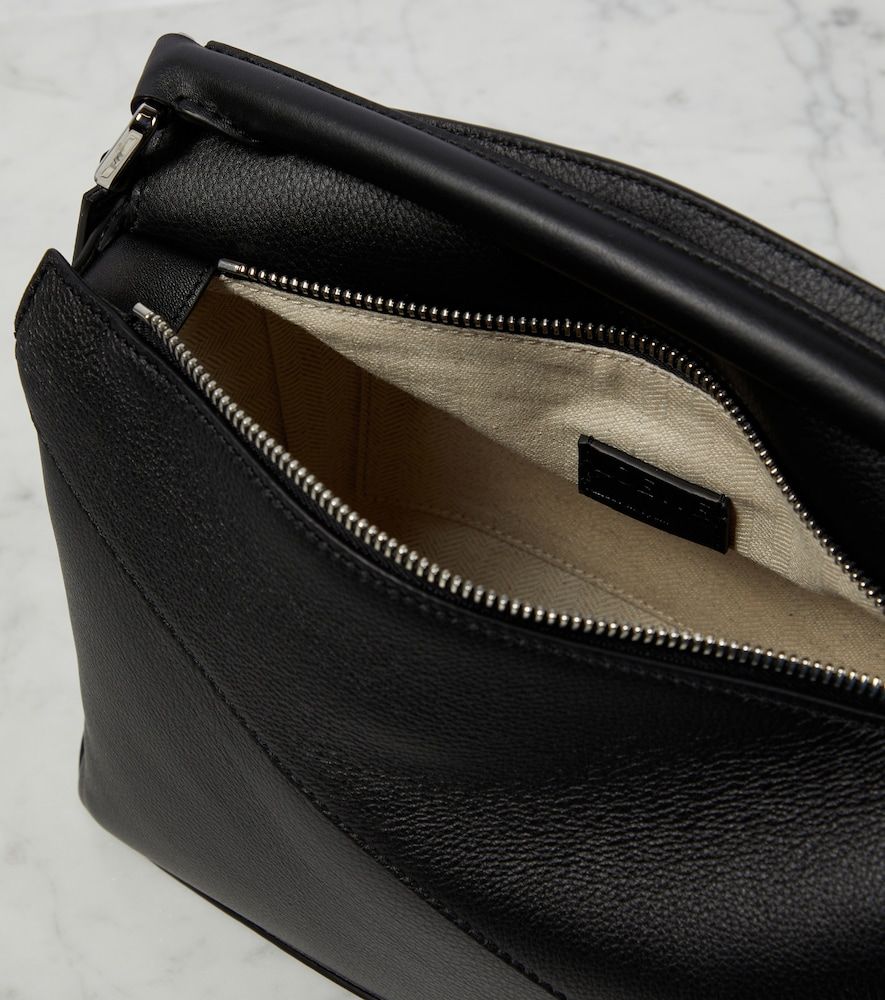 Puzzle Edge Small leather top-handle bag - Loewe - Modalova