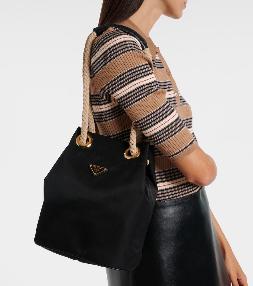 Bolso saco Mariner Re-Nylon Small - Prada - Modalova