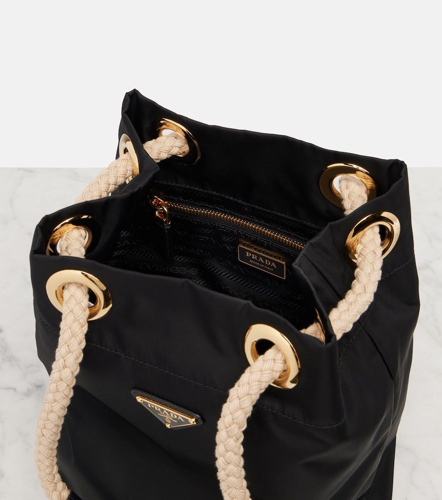 Bolso saco Mariner Re-Nylon Small - Prada - Modalova