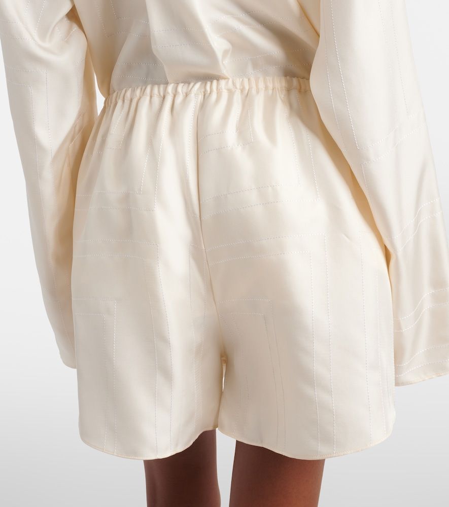 Shorts de pijama de satén de seda bordados - Toteme - Modalova