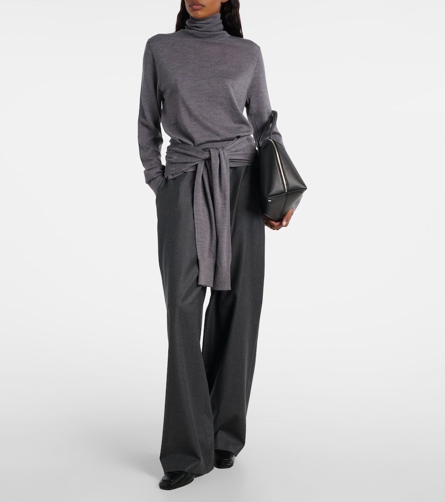 Jersey de cuello alto de lana y seda - Toteme - Modalova