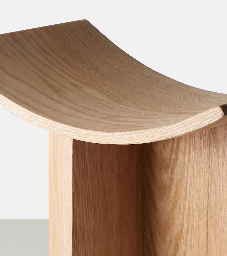 Brutus oak stool by Kristian Sofus Hansen and Tommy Hyldahl - 101 Copenhagen - Modalova