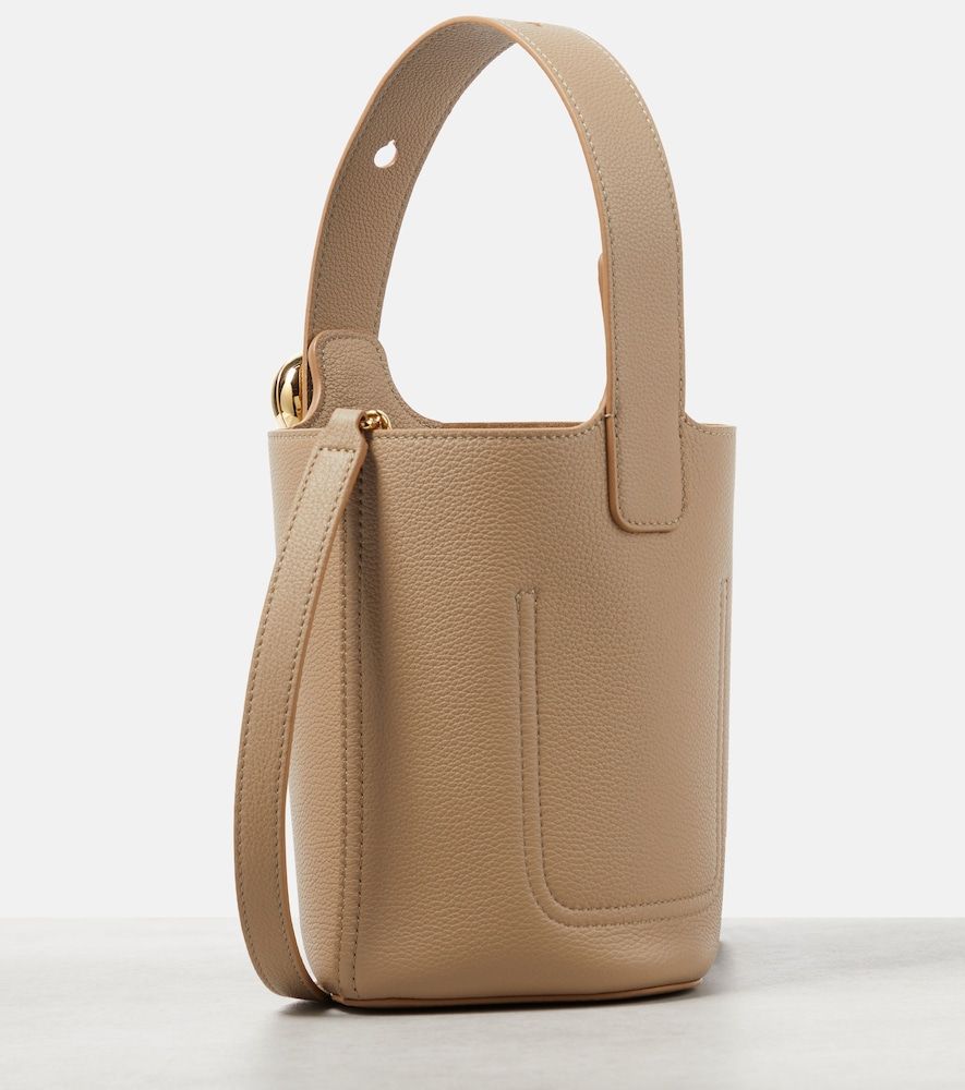 Bolso saco Pebble Mini de piel - Loewe - Modalova