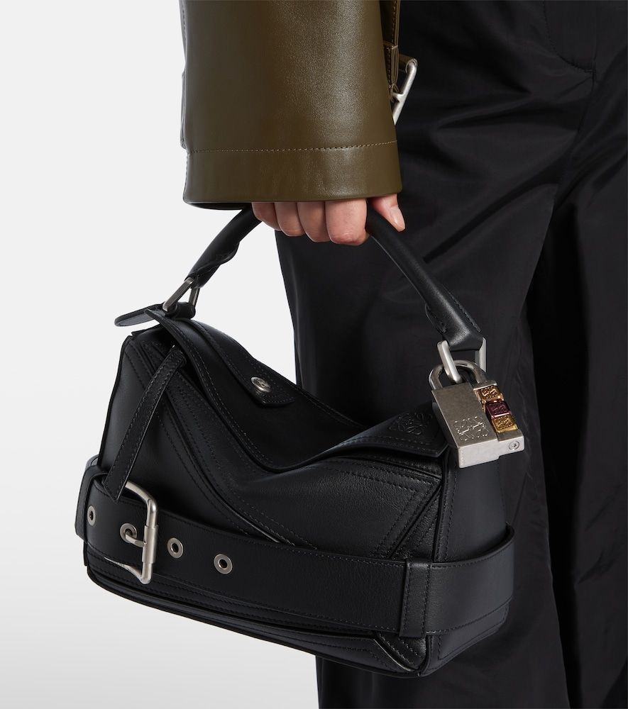 Charm para bolso Padlock de latón - Loewe - Modalova