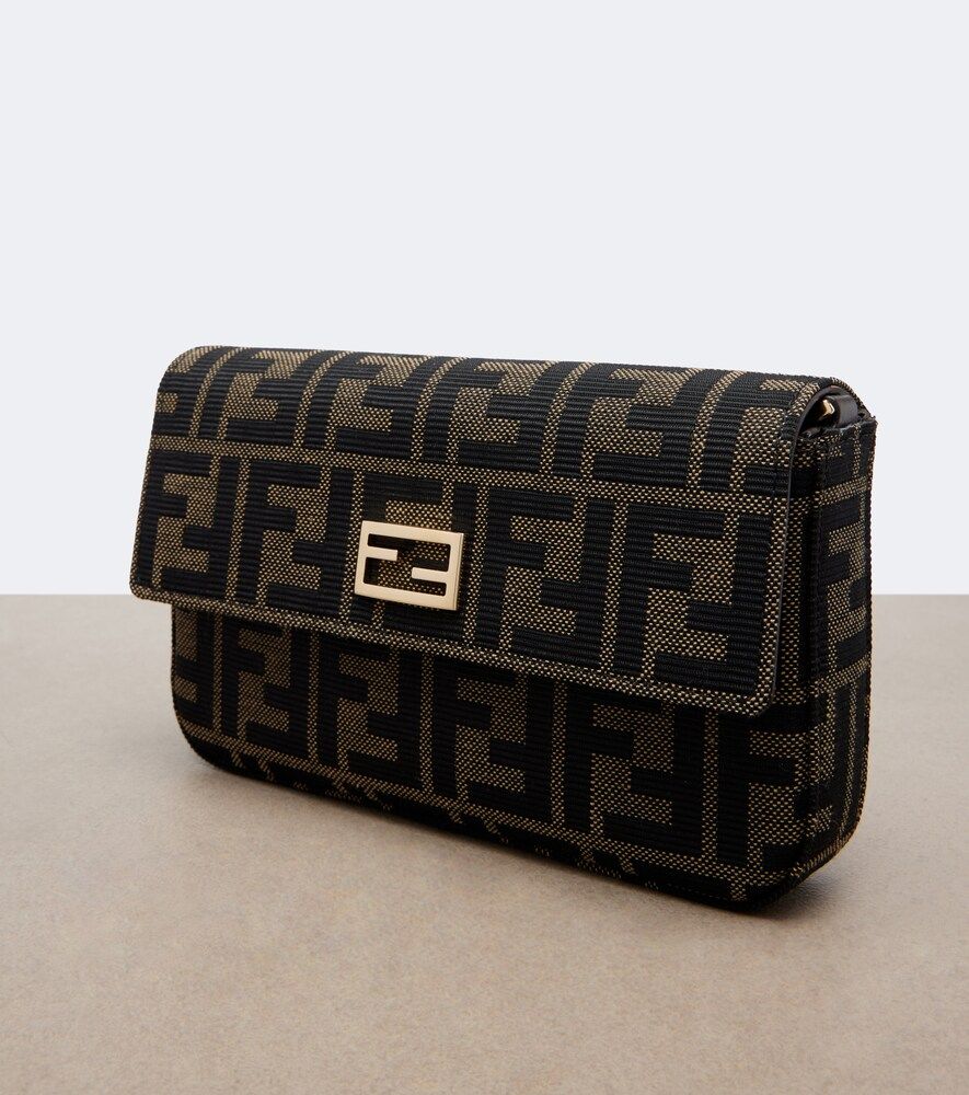 Clutch Wallet on Chain Tube in jacquard FF Zucca con pelle - Fendi - Modalova