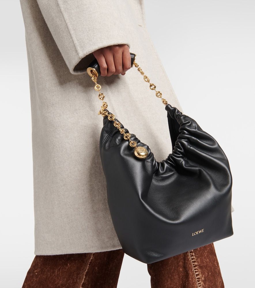 Squeeze Small leather shoulder bag - Loewe - Modalova