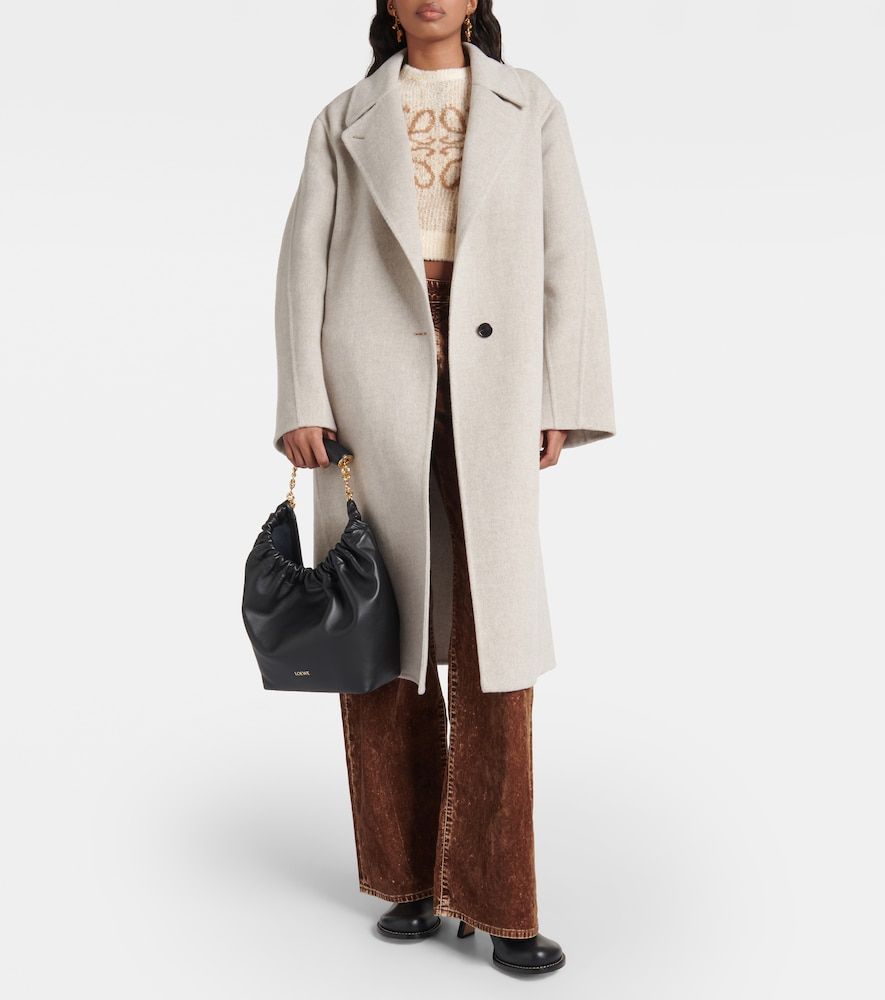 Squeeze Small leather shoulder bag - Loewe - Modalova