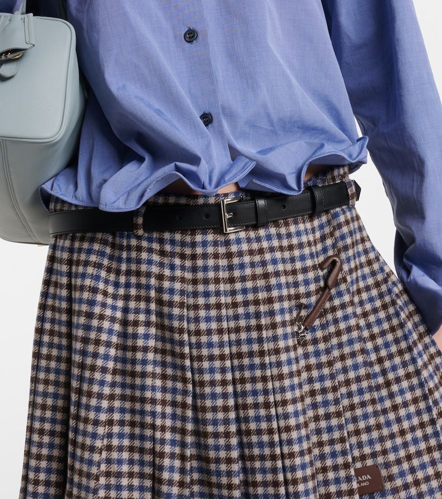 Prada Cintura in pelle con logo - Prada - Modalova