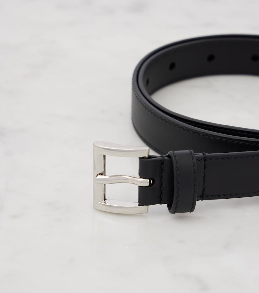 Prada Cintura in pelle con logo - Prada - Modalova