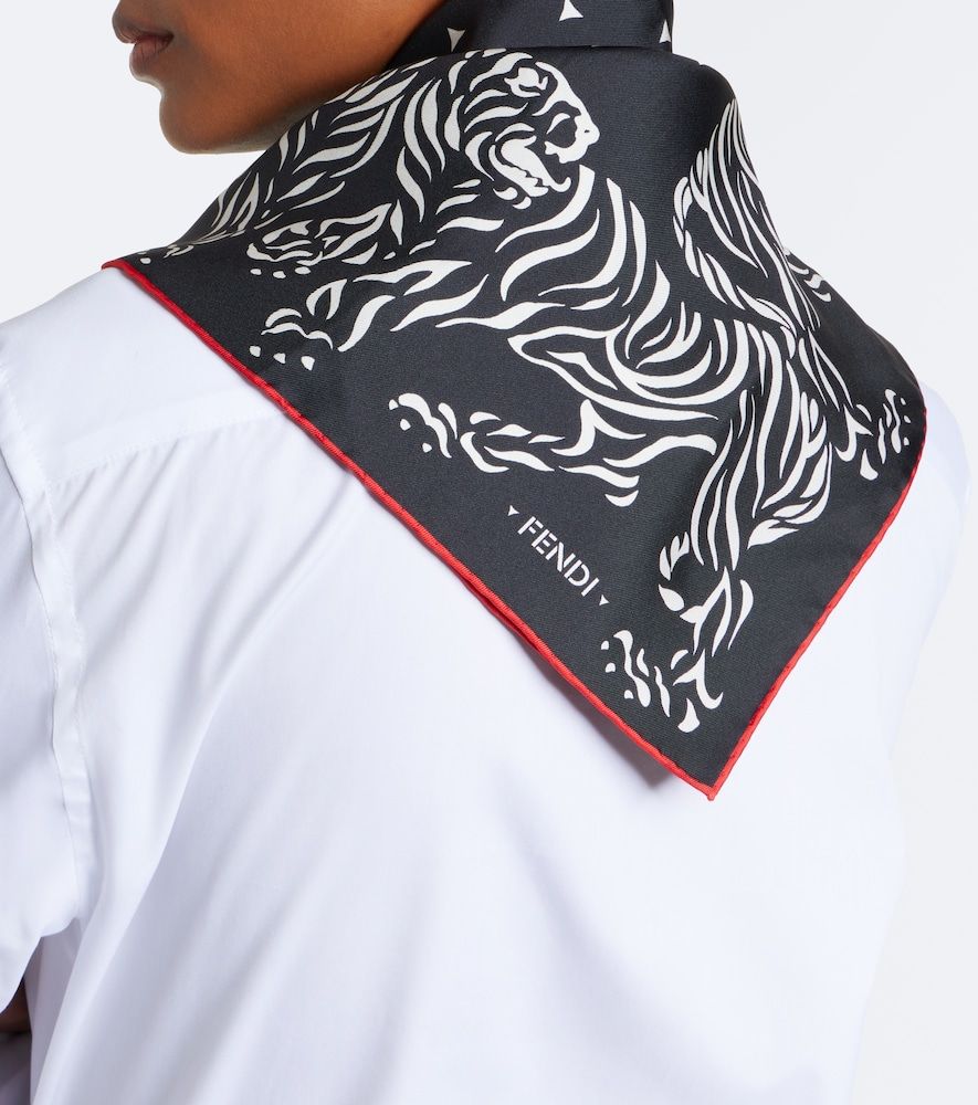 Fendi Printed silk scarf - Fendi - Modalova