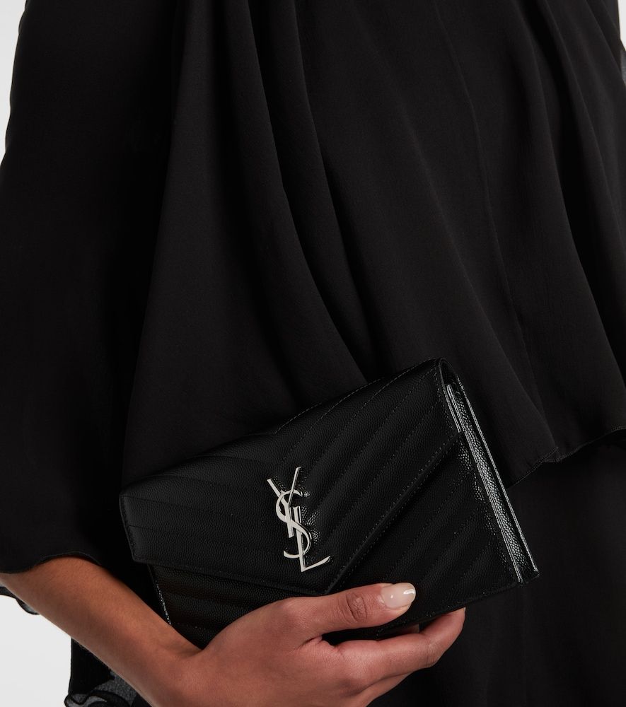 Cassandre Envelope Small leather wallet on chain - Saint Laurent - Modalova