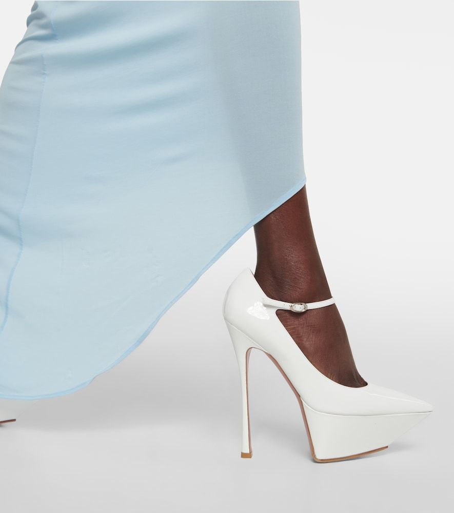Pumps Yigit in vernice con plateau - Amina Muaddi - Modalova