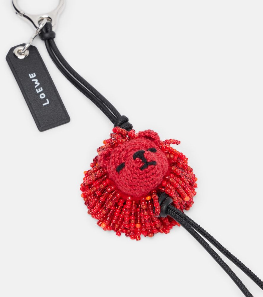 Charm para bolso Lion de croché - Loewe - Modalova