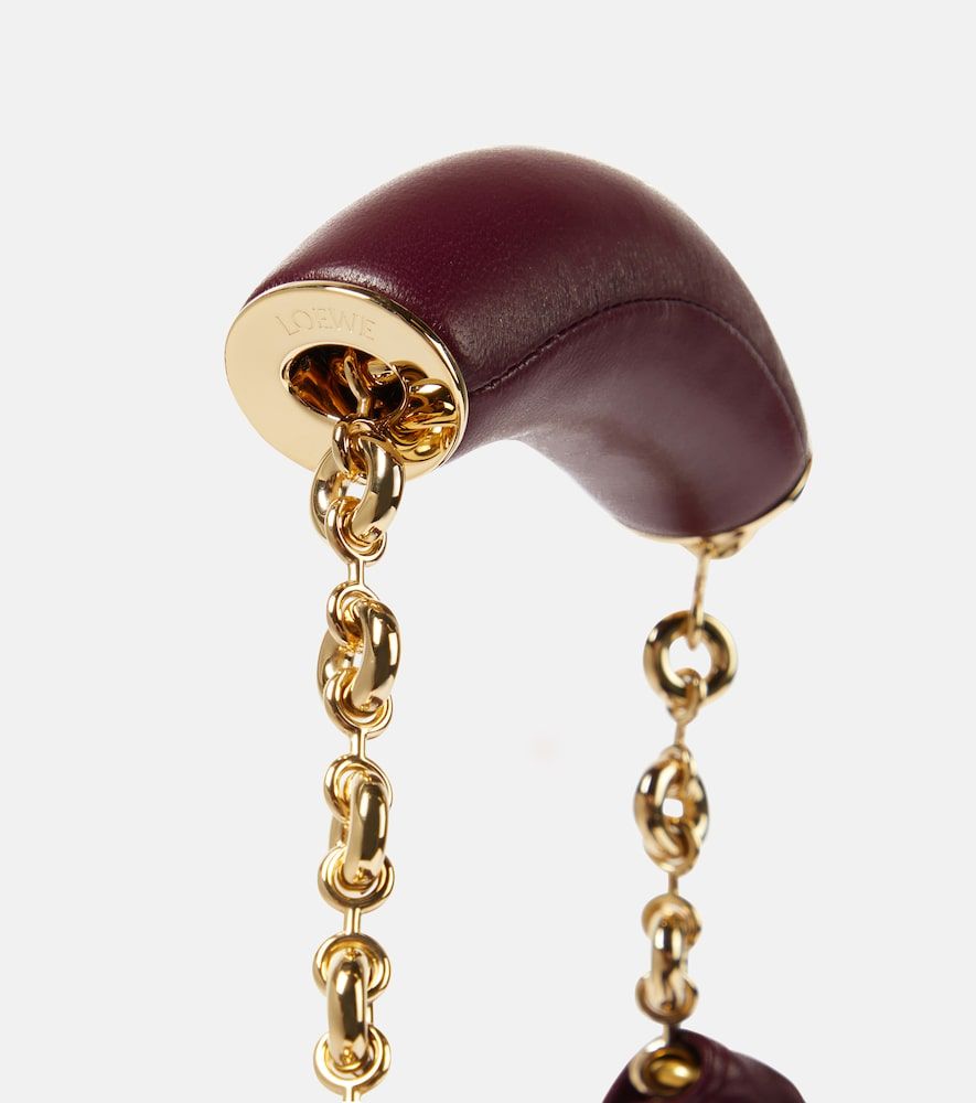 Squeeze Small leather shoulder bag - Loewe - Modalova
