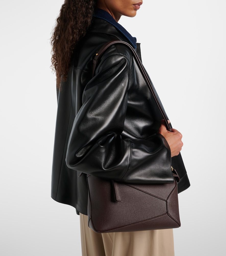 Puzzle Edge Small leather top-handle bag - Loewe - Modalova