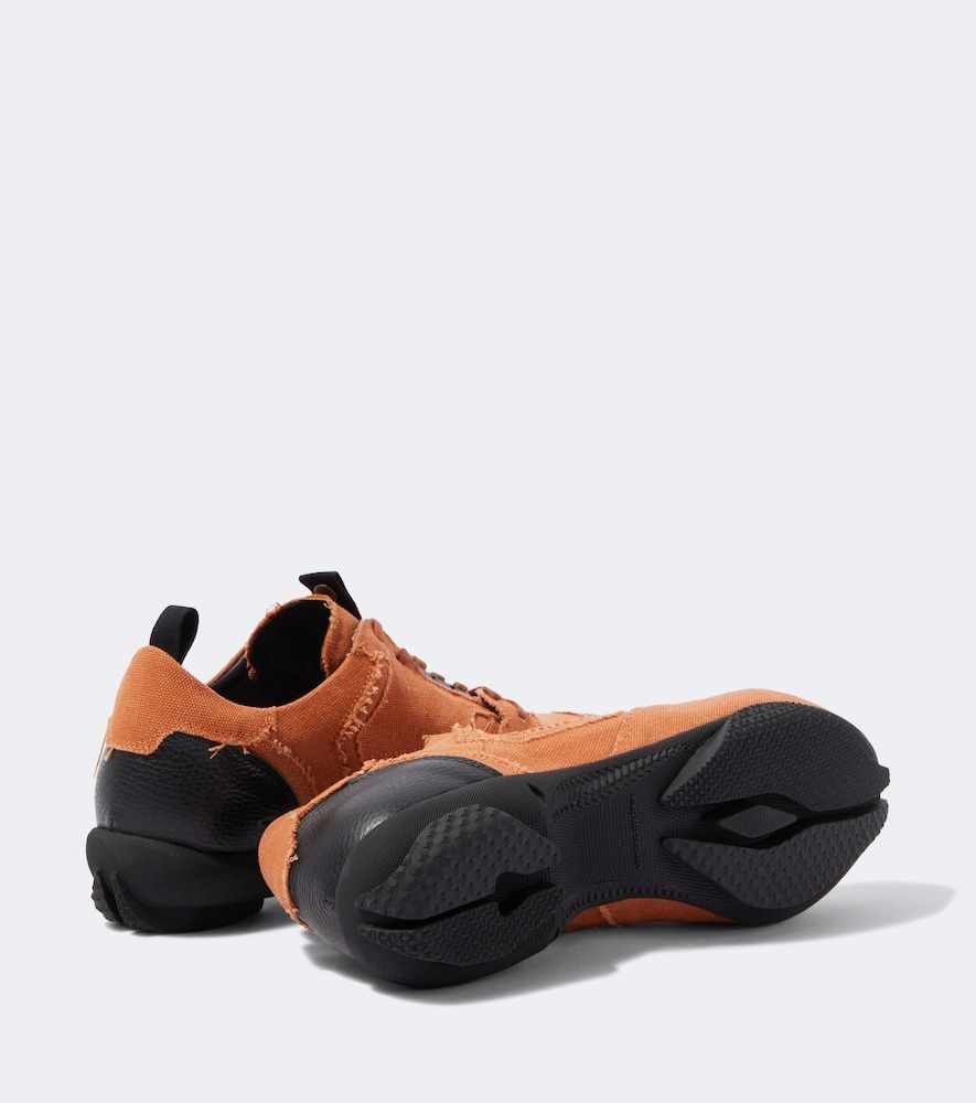 Sneakers Ostro in canvas distressed - Kiko Kostadinov - Modalova
