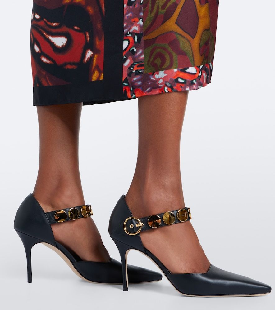 Pumps Morgana aus Leder mit Nieten - Manolo Blahnik - Modalova