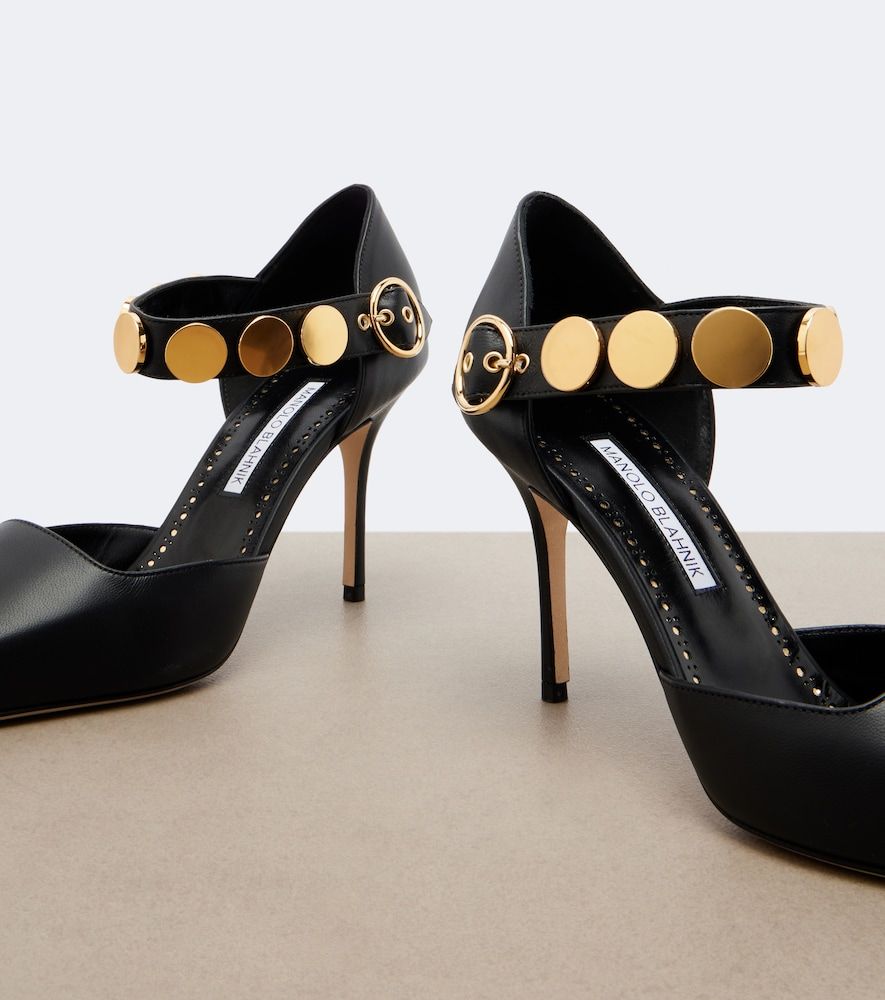 Pumps Morgana aus Leder mit Nieten - Manolo Blahnik - Modalova