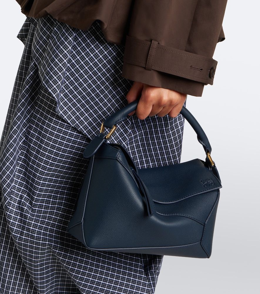 Puzzle Edge Small leather top-handle bag - Loewe - Modalova