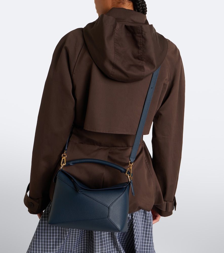 Puzzle Edge Small leather top-handle bag - Loewe - Modalova
