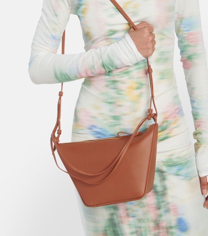 Schultertasche Hammock Mini aus Leder - Loewe - Modalova