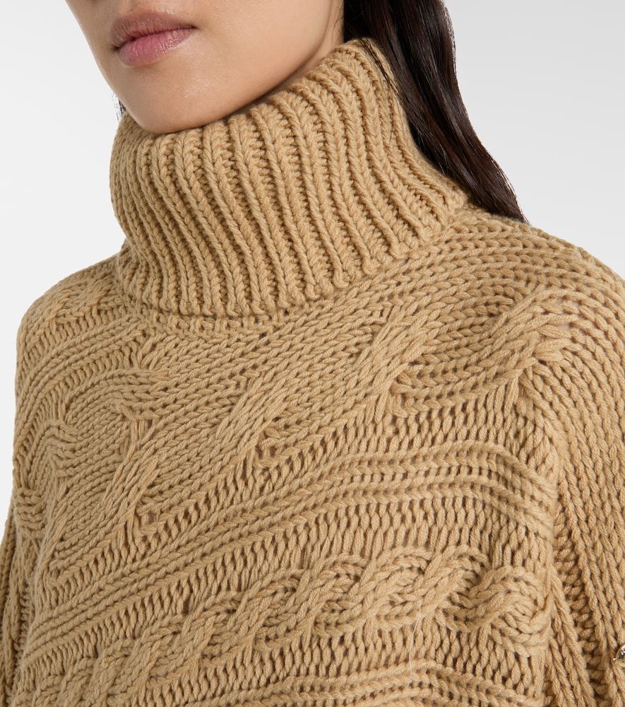 Asymmetric turtleneck wool-blend sweater - Goldbergh - Modalova