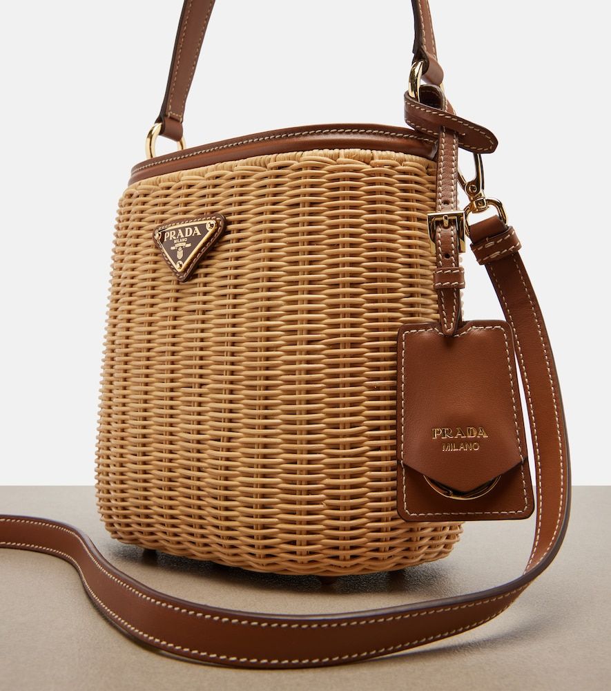 Prada Bolso saco de mimbre con piel - Prada - Modalova