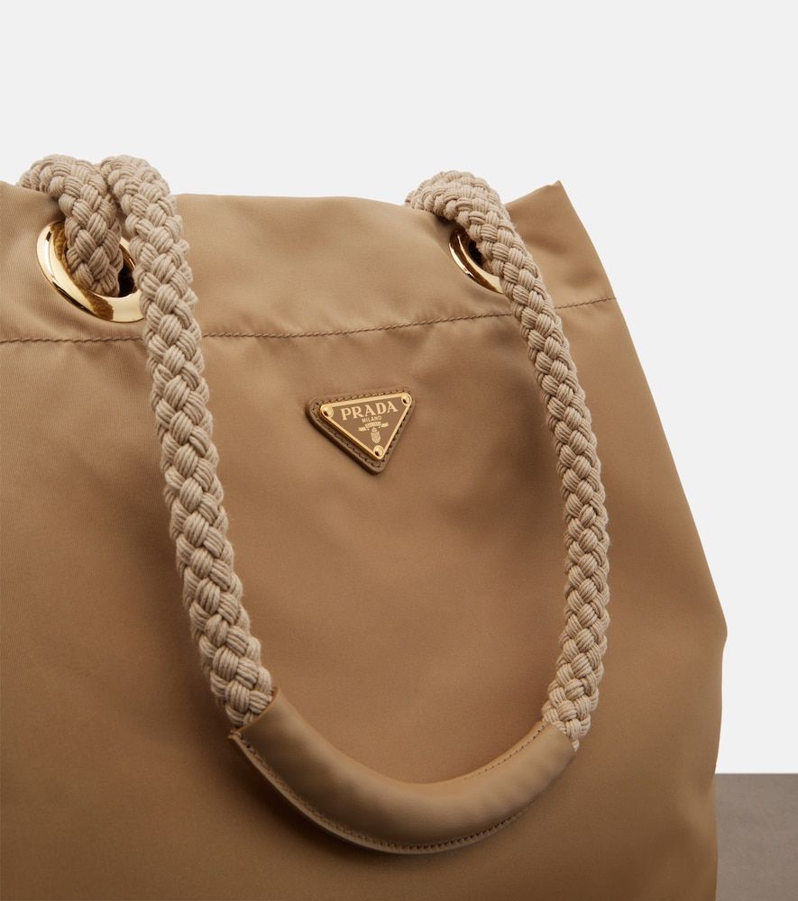 Bolso saco Mariner Large de Re-Nylon - Prada - Modalova