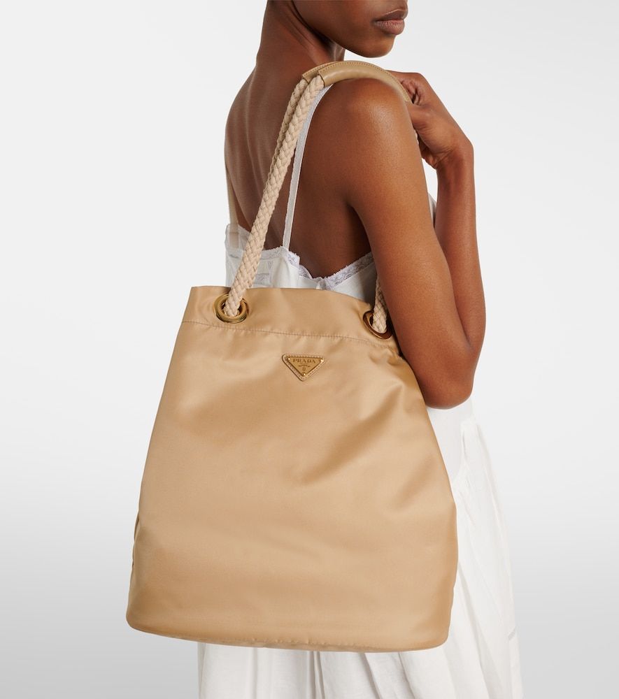 Bolso saco Mariner Large de Re-Nylon - Prada - Modalova