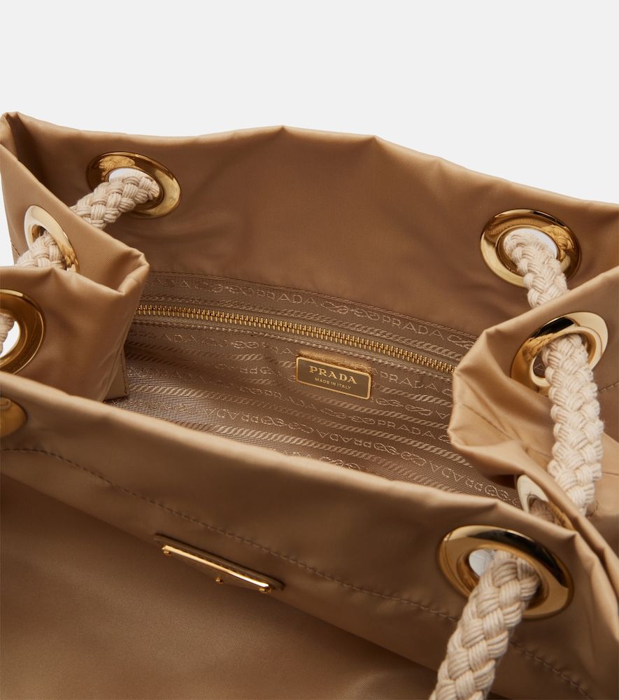 Bolso saco Mariner Large de Re-Nylon - Prada - Modalova