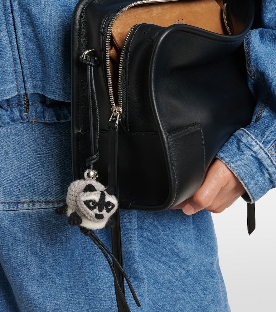 Charm para bolso Racoon con piel - Loewe - Modalova