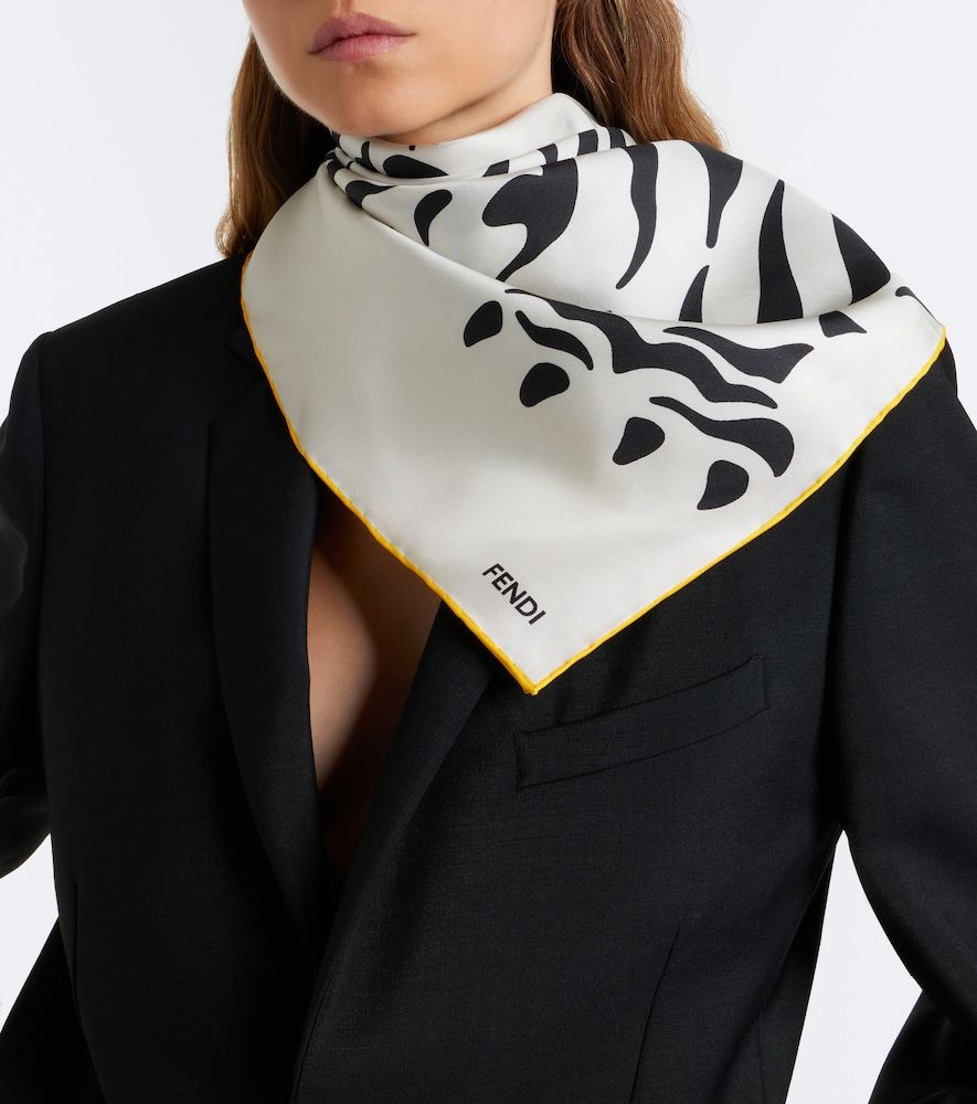 Fendi Printed silk scarf - Fendi - Modalova