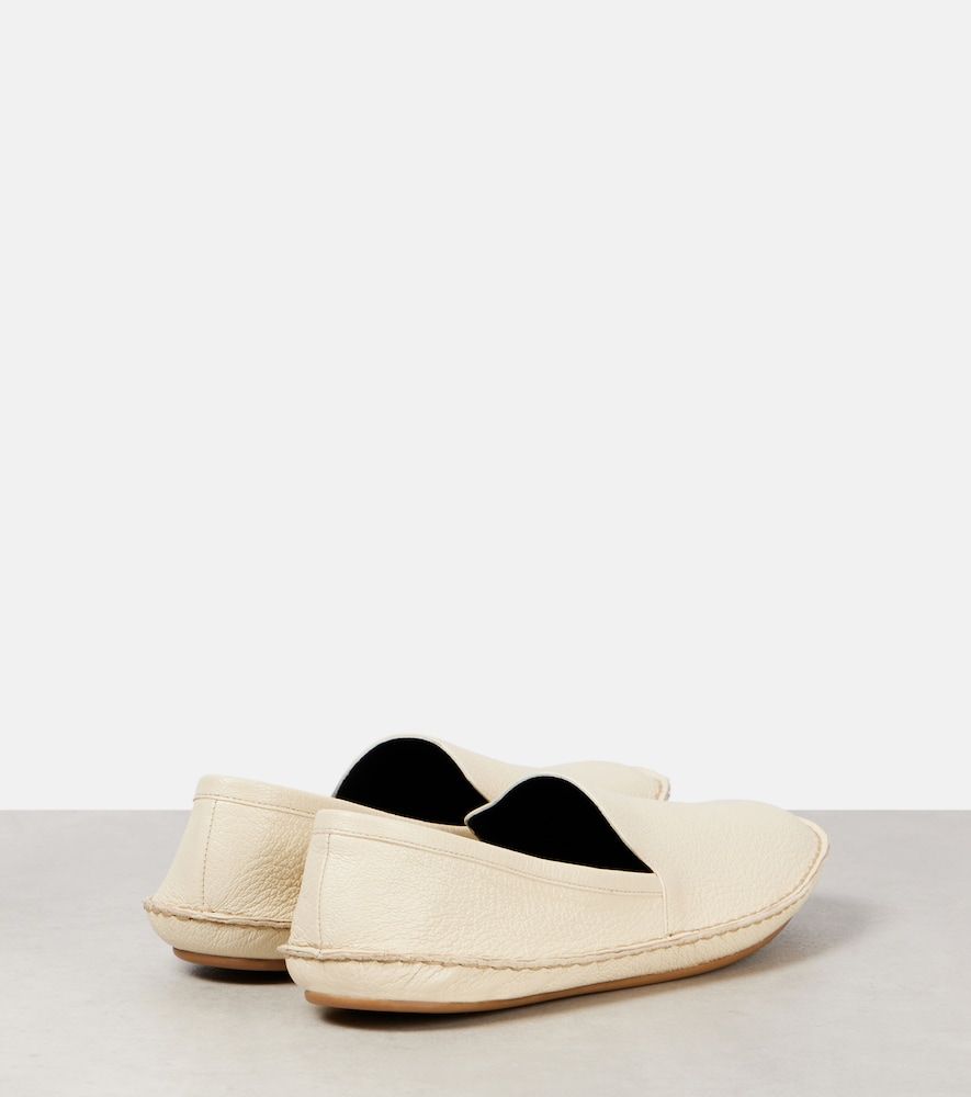 The Row Vasko leather slip-on shoes - The Row - Modalova