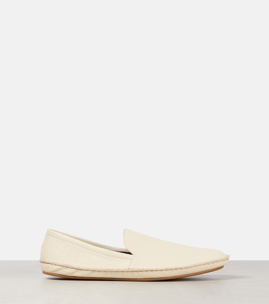The Row Vasko leather slip-on shoes - The Row - Modalova