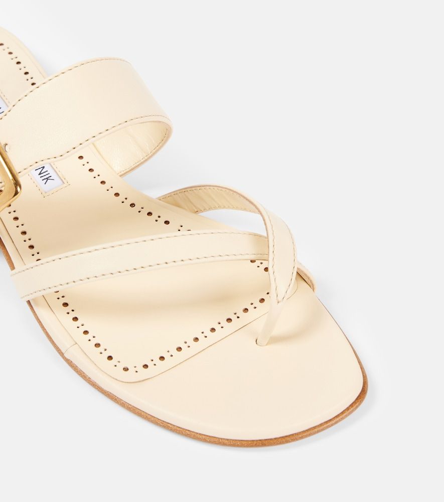 Sandalen Thalusa 10 aus Leder - Manolo Blahnik - Modalova