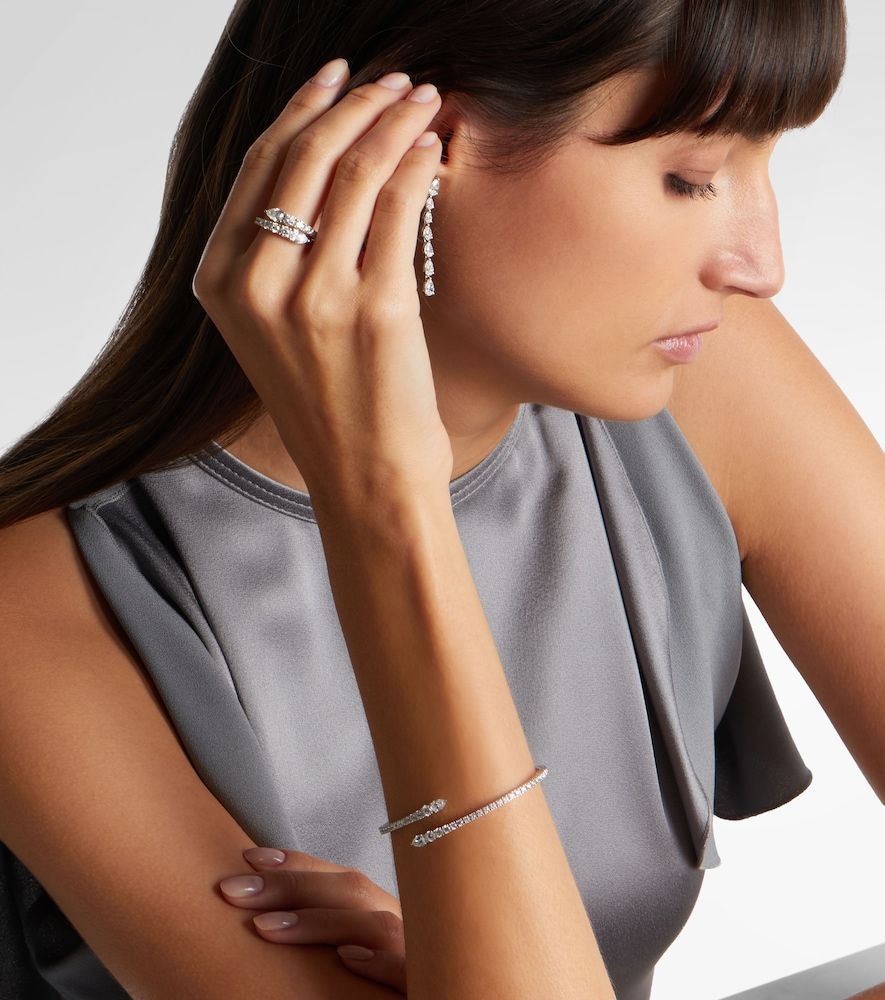 Classics Twist 18kt white gold bangle with diamonds - Bucherer Fine Jewellery - Modalova
