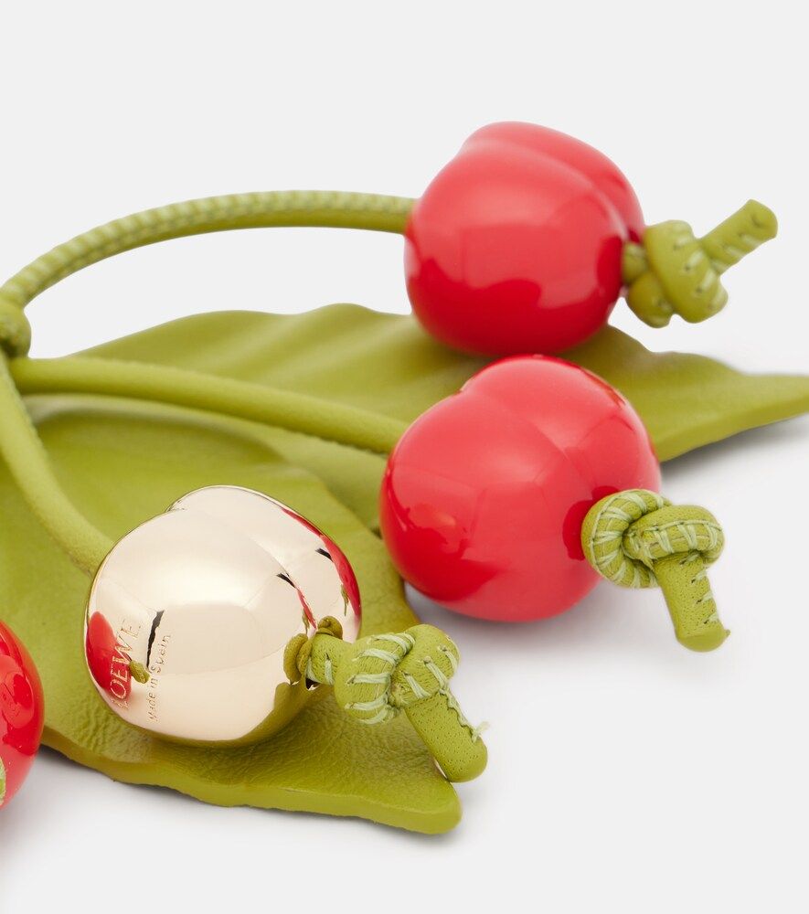 Paula's Ibiza – Charm Cherry con pelle - Loewe - Modalova