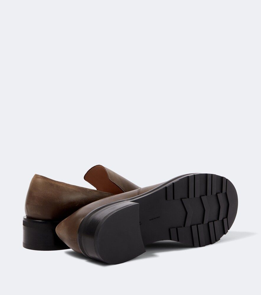 The Row Leather slip-on shoes - The Row - Modalova