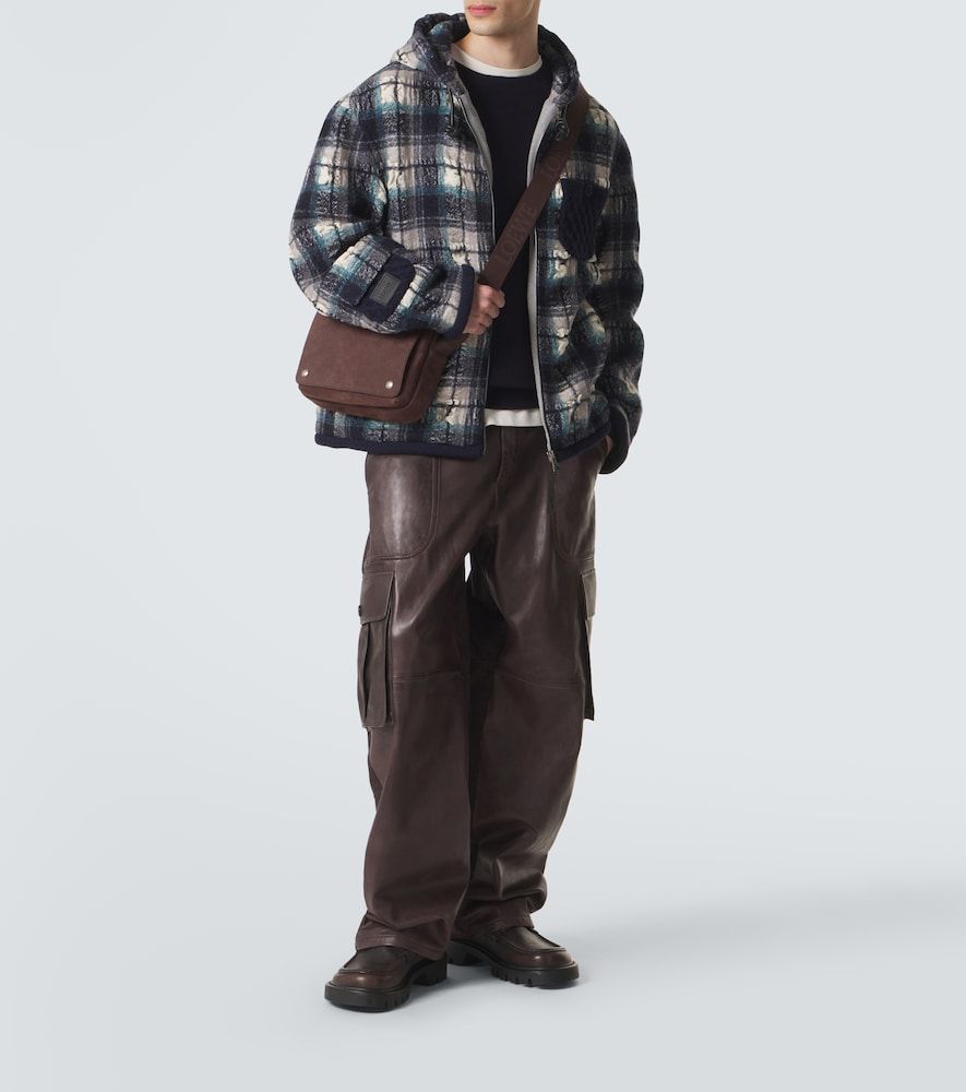 Bolso cruzado Pebble Medium de piel - Loewe - Modalova