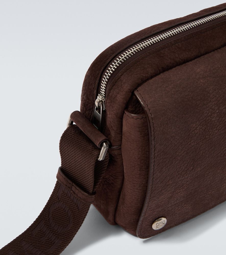 Bolso cruzado Pebble Medium de piel - Loewe - Modalova