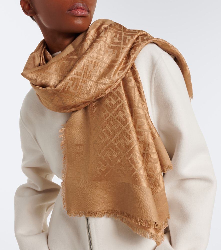 FF Zucca jacquard silk and wool scarf - Fendi - Modalova