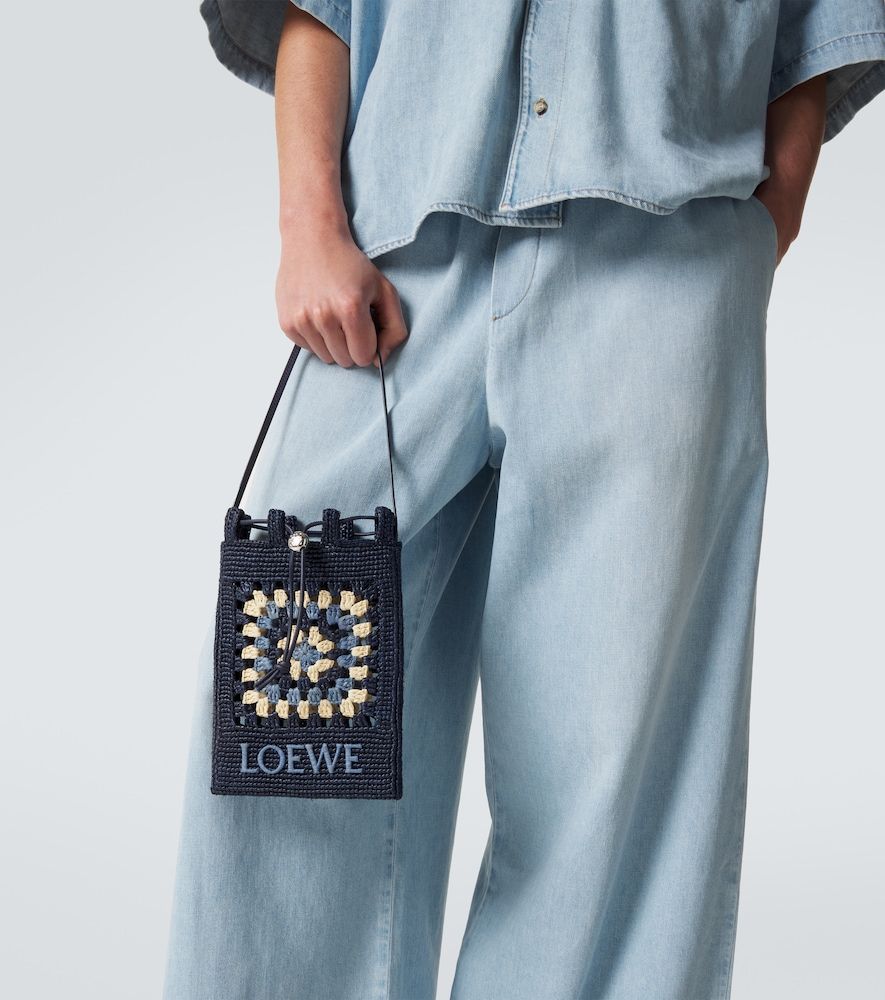 Pouch Paula's Ibiza de croché y rafia con piel - Loewe - Modalova