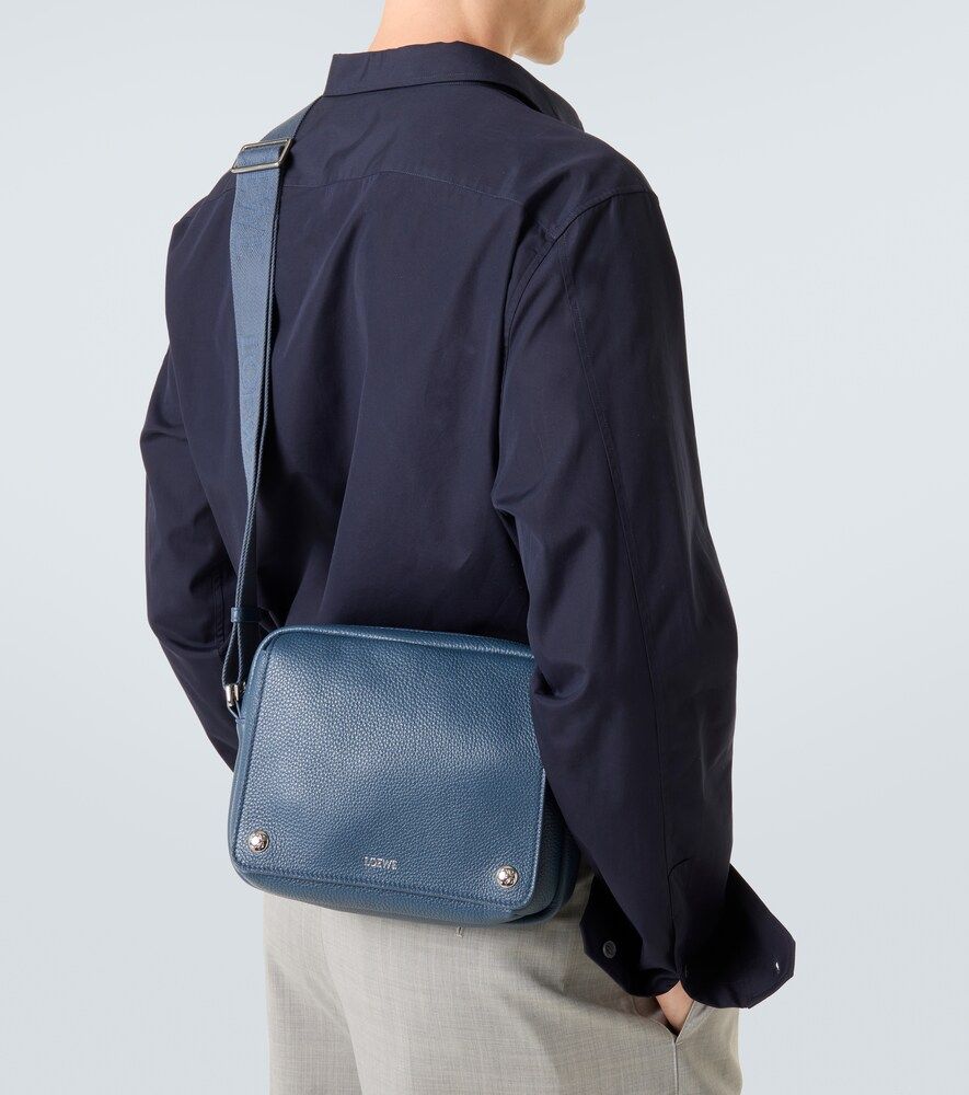 Bolso cruzado Pebble Medium de piel - Loewe - Modalova