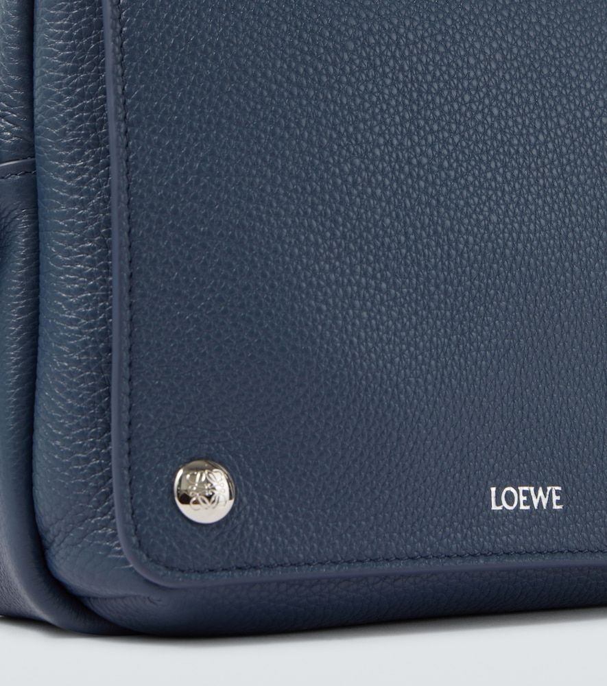 Bolso cruzado Pebble Medium de piel - Loewe - Modalova