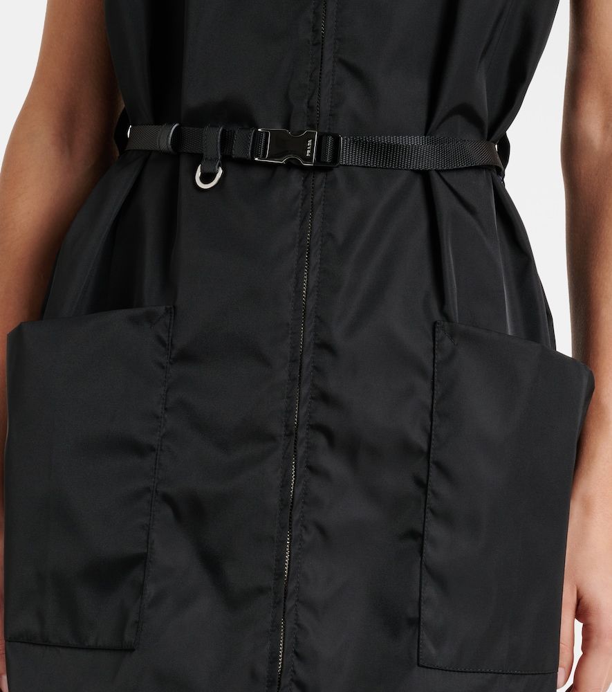 Abito corto in Re-Nylon con zip e cintura - Prada - Modalova