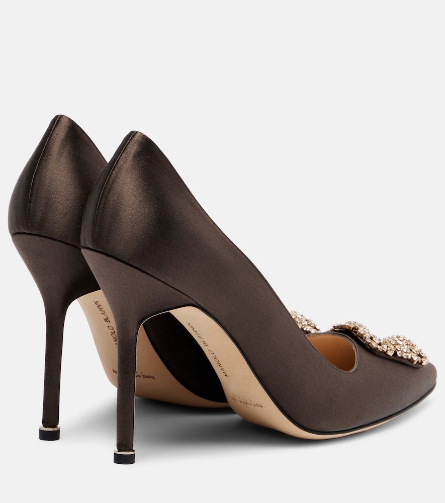 Pumps Hangisi 90 aus Satin mit Kristallen - Manolo Blahnik - Modalova