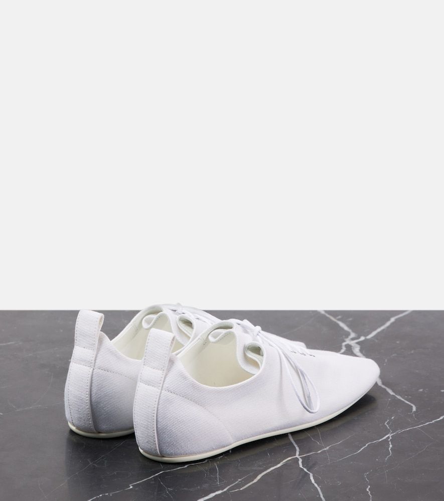 Zapatos planos acordonados de lona - Toteme - Modalova